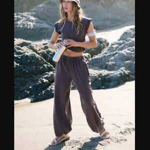 NWT Hot Shot Crossover Set Color Dark Espresso